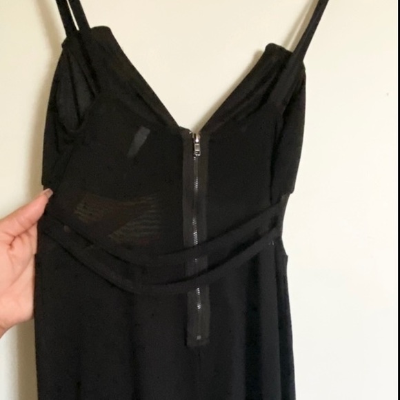 Mesh Under-bust Black Dress - Picture 4 of 4